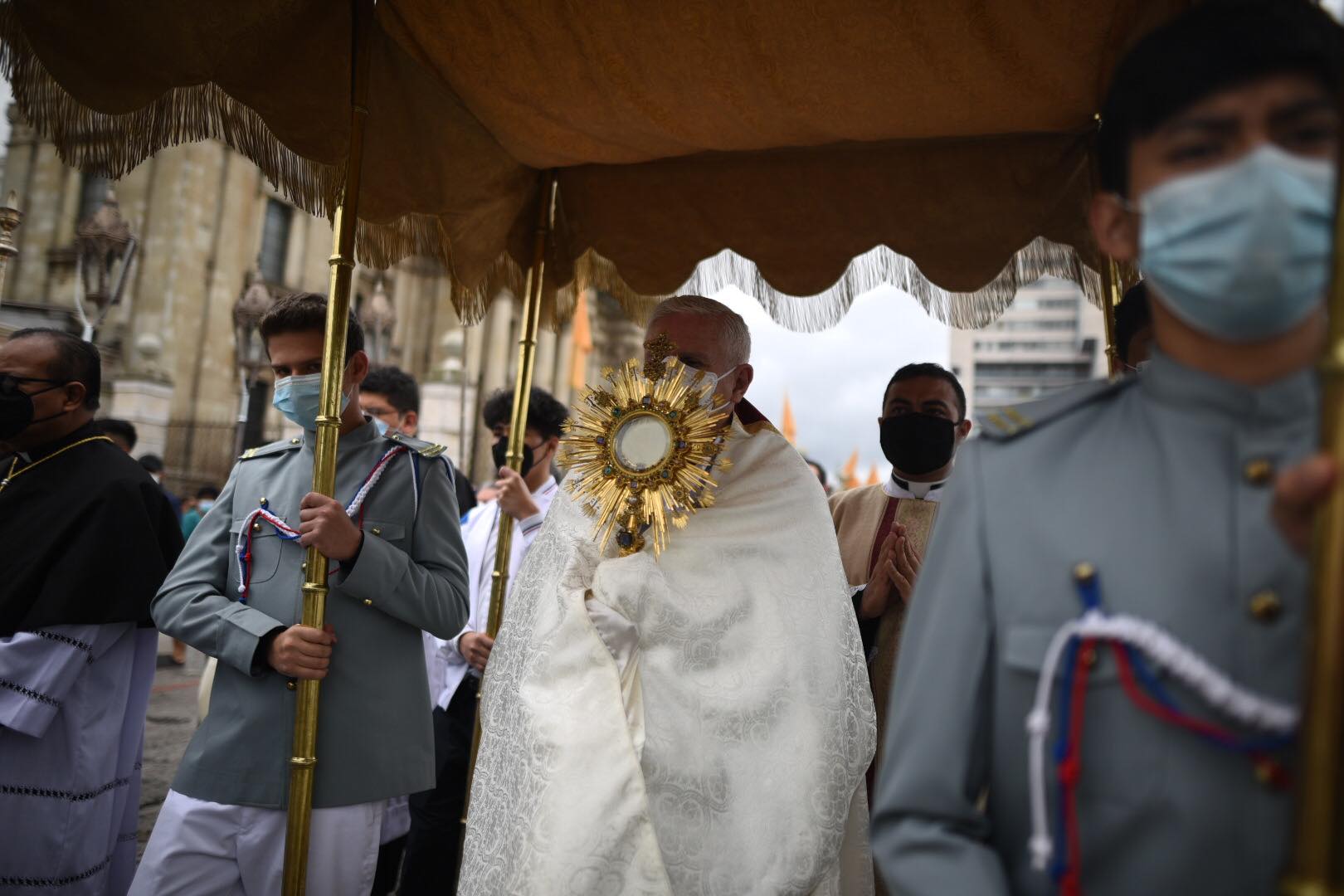 misa y procesión de Corpus Christi