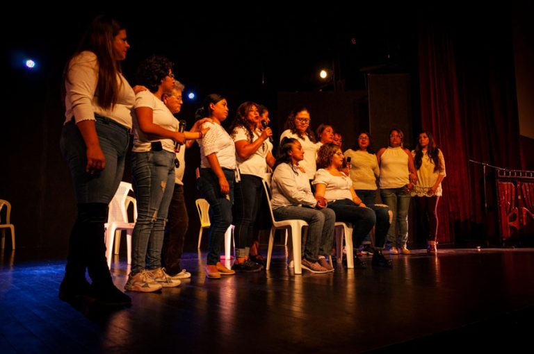 Presentan obras de teatro protagonizadas por mujeres víctimas de violencia