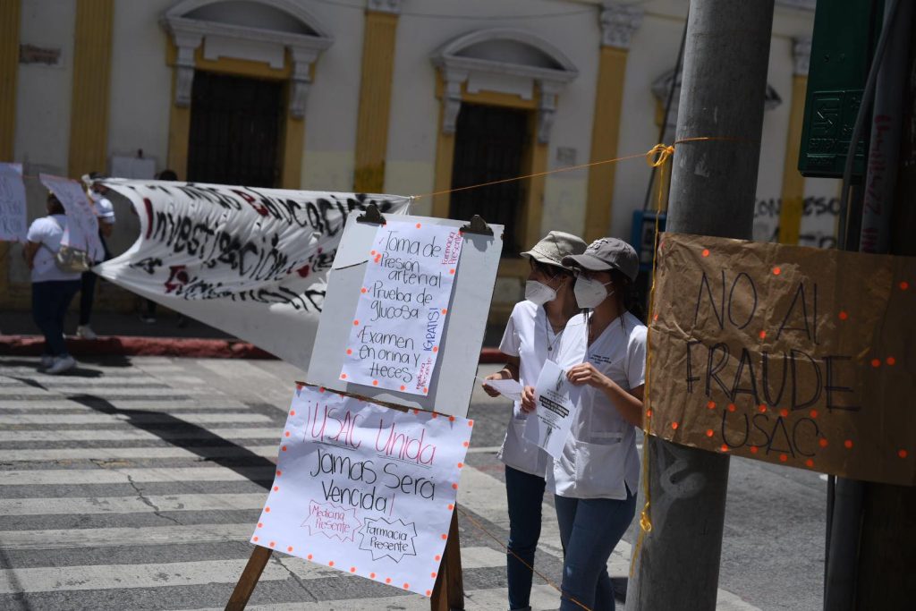 jornada médica frente a la Usac