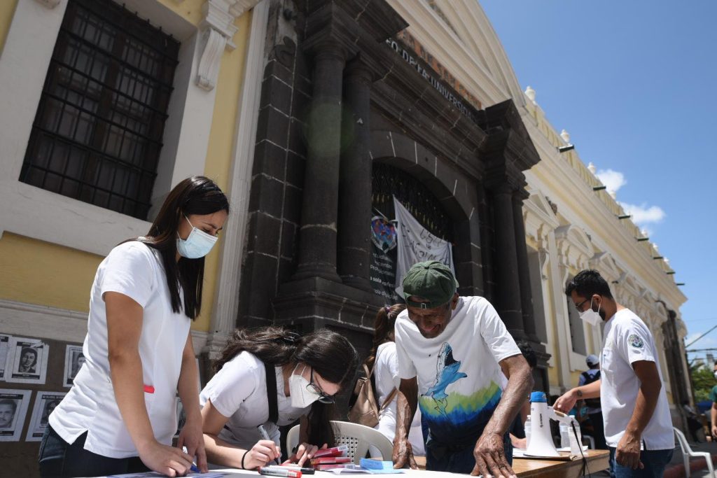 jornada médica frente a la Usac