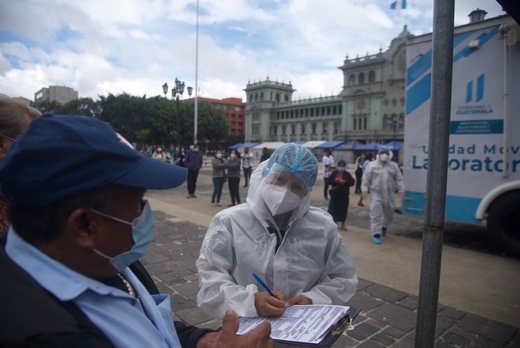 pruebas de Covid-19 en plaza de la Constitución