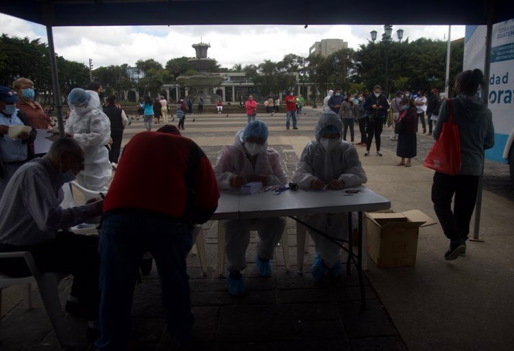 pruebas de Covid-19 en plaza de la Constitución