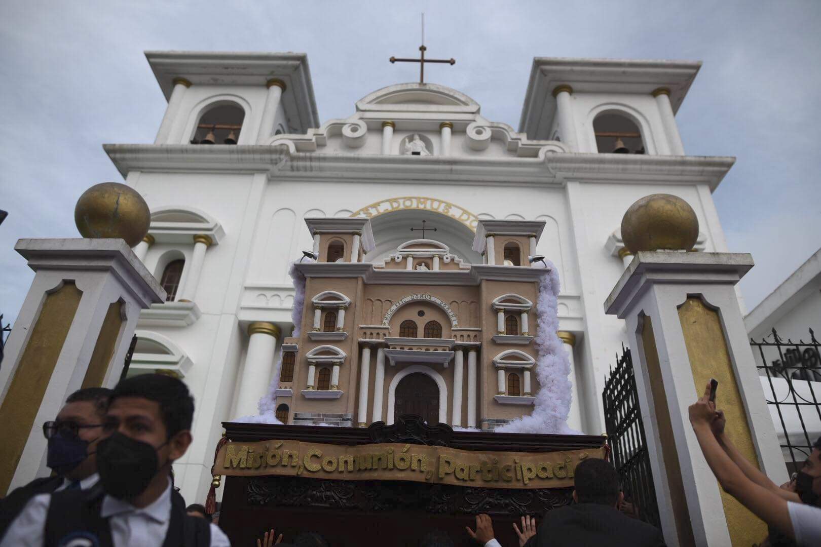 Procesión de la Virgen de la Asunción. / Foto: Edwin Bercián