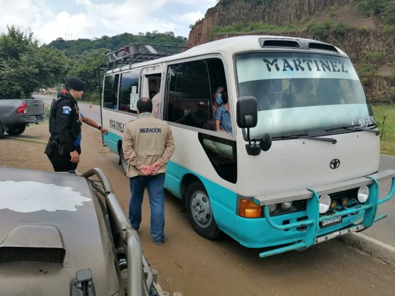 Puesto de registro en la carretera hacia Chiquimula. / Foto: IGM