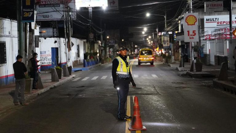 Cierran la calle real de Villa Nueva