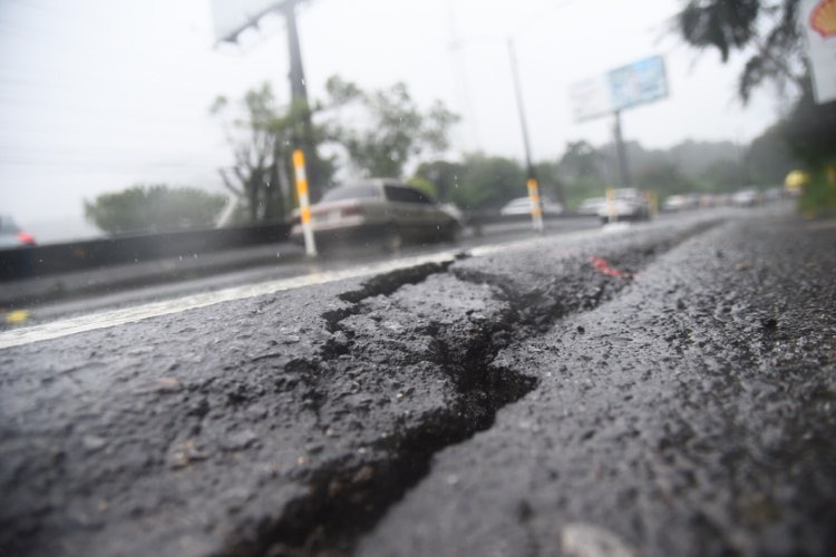 grietas en Km. 11.5 de ruta a El Salvador