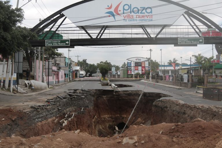 hundimiento en zona 6 de Villa Nueva