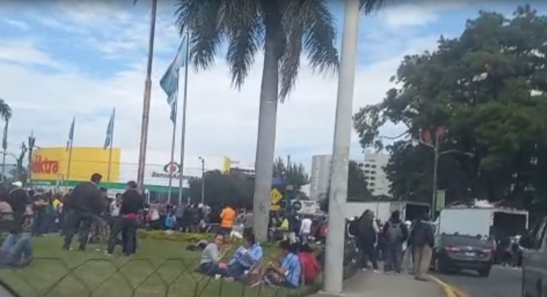 manifestación de maestros en el Obelisco