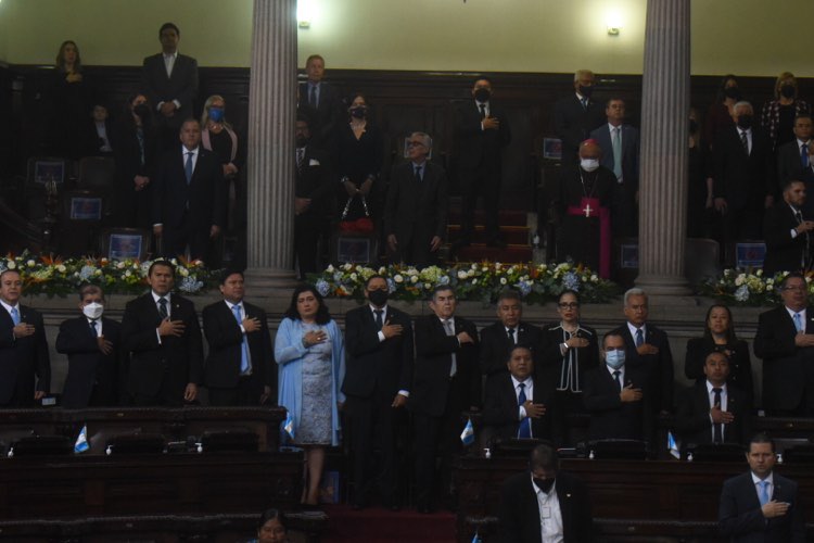 sesión solemne en el Congreso por 201 aniversario de la Independencia de Guatemala