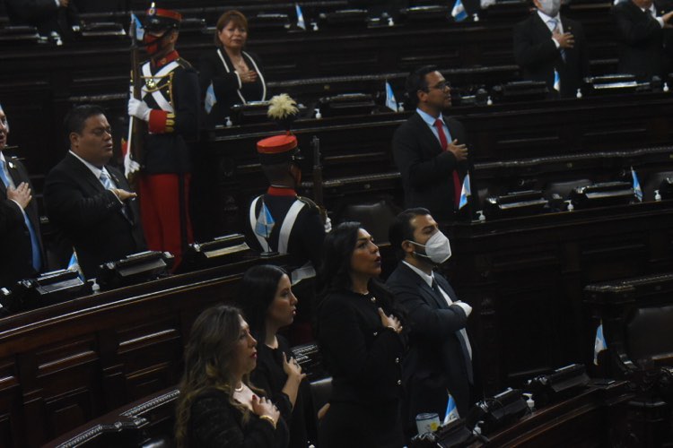 sesión solemne en el Congreso por 201 aniversario de la Independencia de Guatemala