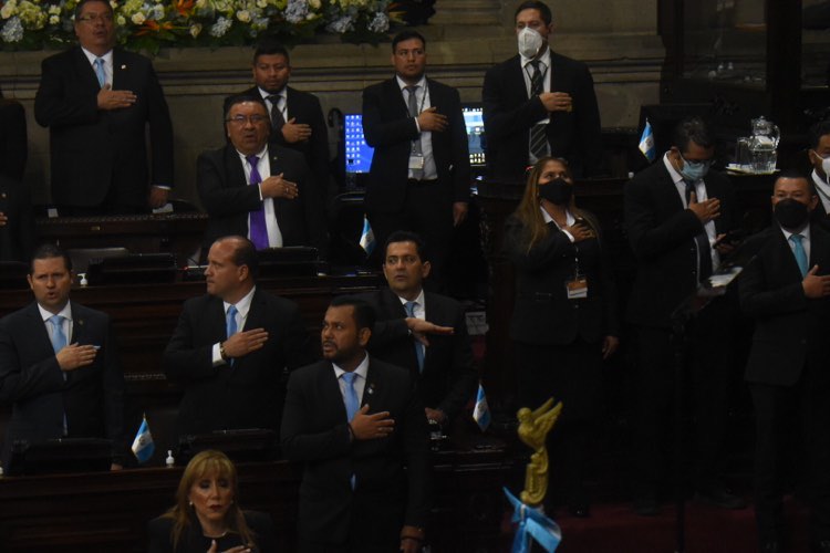 sesión solemne en el Congreso por 201 aniversario de la Independencia de Guatemala