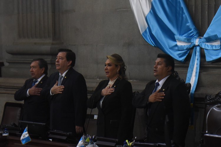 sesión solemne en el Congreso por 201 aniversario de la Independencia de Guatemala