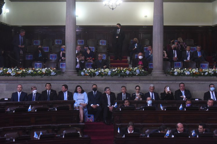 sesión solemne en el Congreso por 201 aniversario de la Independencia de Guatemala