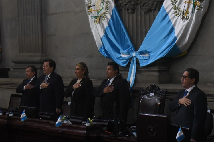 sesión solemne en el Congreso por 201 aniversario de la Independencia de Guatemala