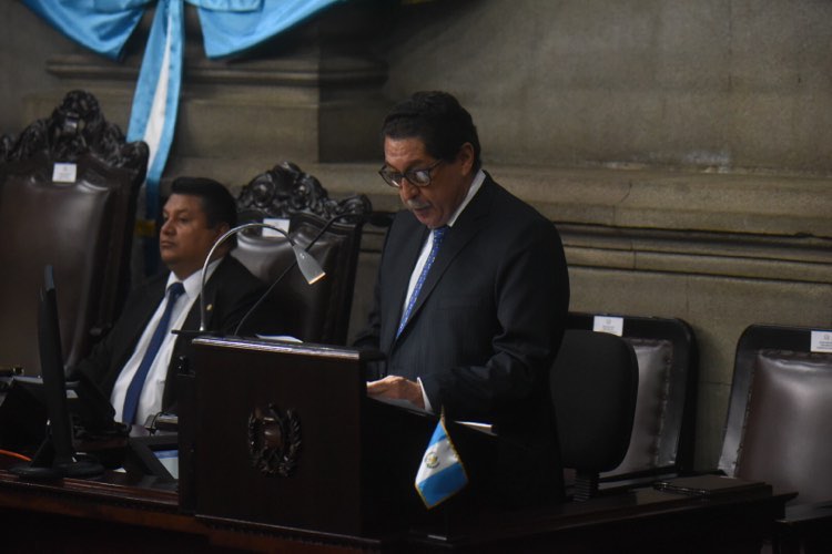 sesión solemne en el Congreso por 201 aniversario de la Independencia de Guatemala