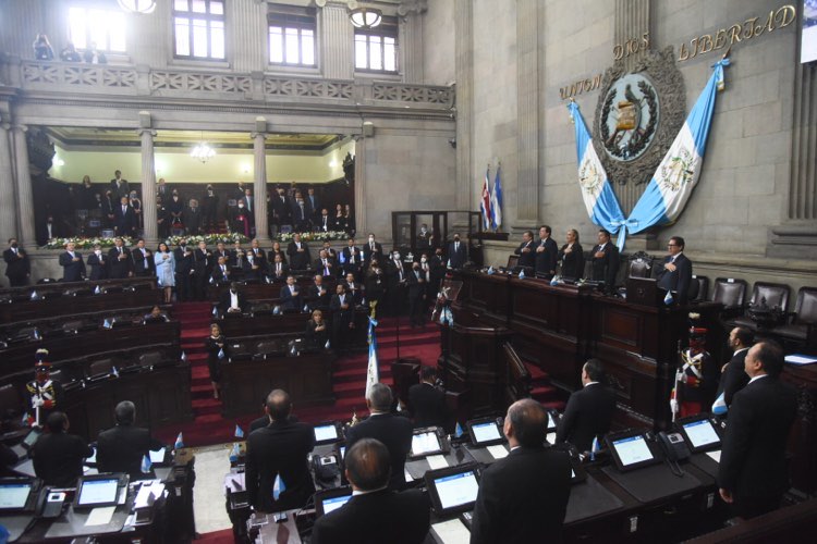 sesión solemne en el Congreso por 201 aniversario de la Independencia de Guatemala