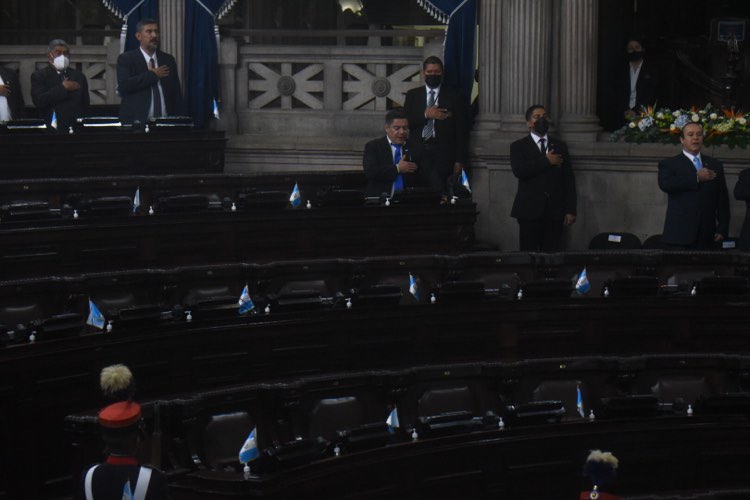 sesión solemne en el Congreso por 201 aniversario de la Independencia de Guatemala