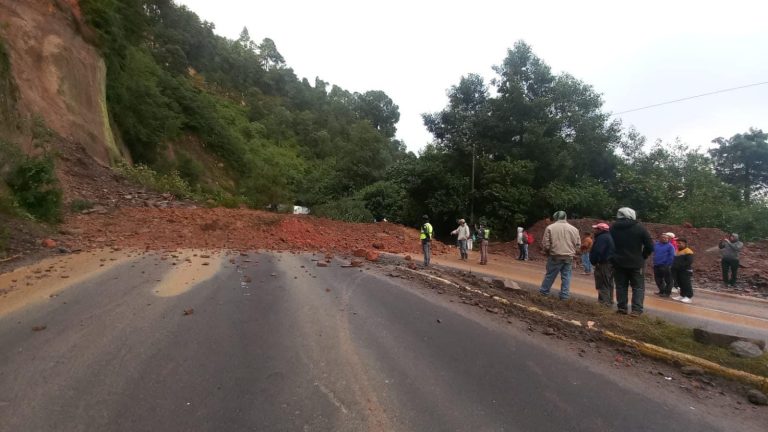 derrumbe en Km. 165.5 de la ruta Interamericana