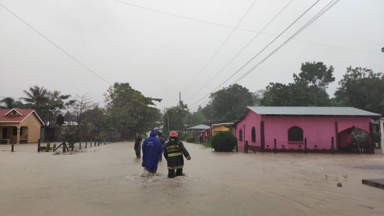 Daños causados por el fenómeno Julia en Guatemala