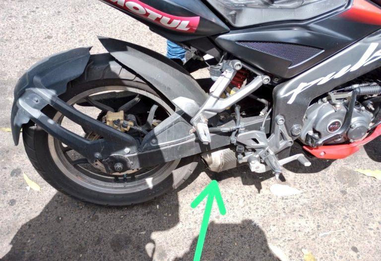 Escape modificado de motocicleta. / Foto: Departamento de Tránsito de la Policía Nacional Civil