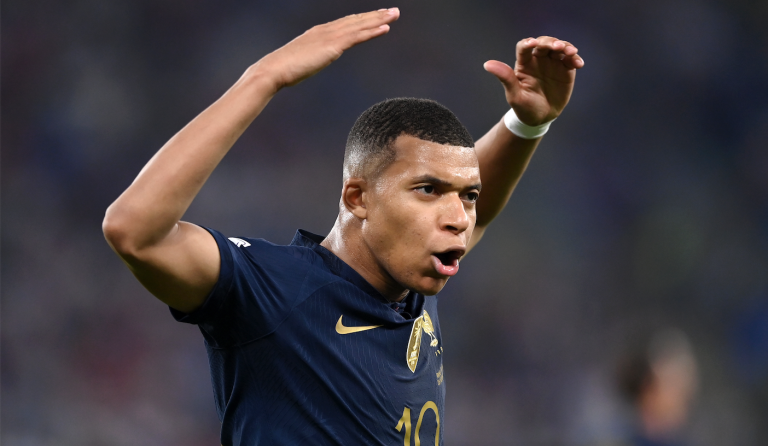 Kylian Mbappé anota a Dinamarca en el Mundial de Catar 2022