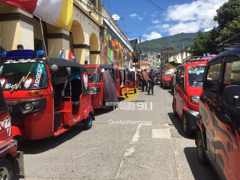 Transportistas realizan bloqueos