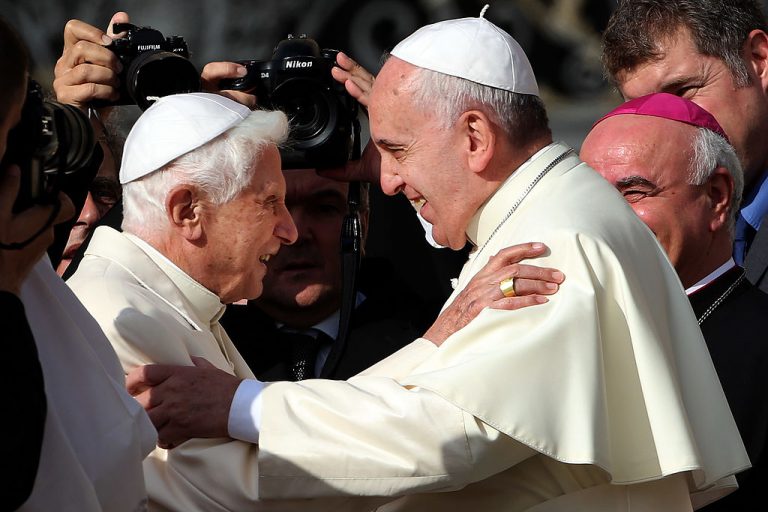 Benedicto XVI y Francisco