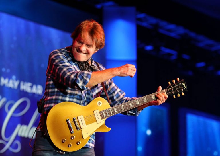 John Fogerty, cantautor estadounidense