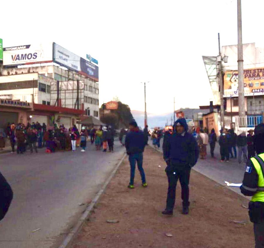 bloqueos en Cuatro CAminos, San Cristóbal, a favor del MLP