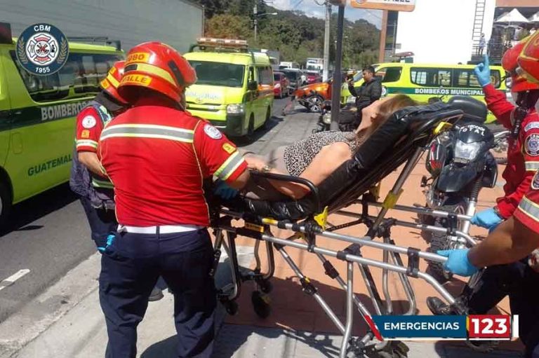 Carro se empotra en restaurante de El Naranjo