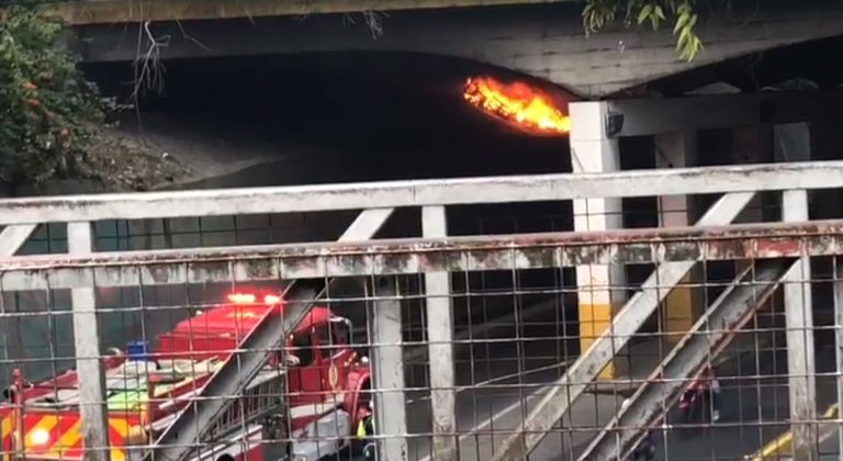 incendio bajo puente El Zope, zona 3