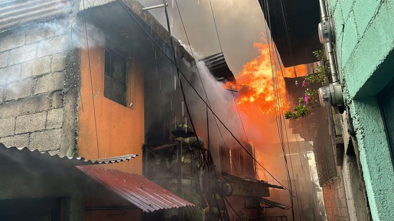 incendio en colonia El Esfuerzo, zona 7