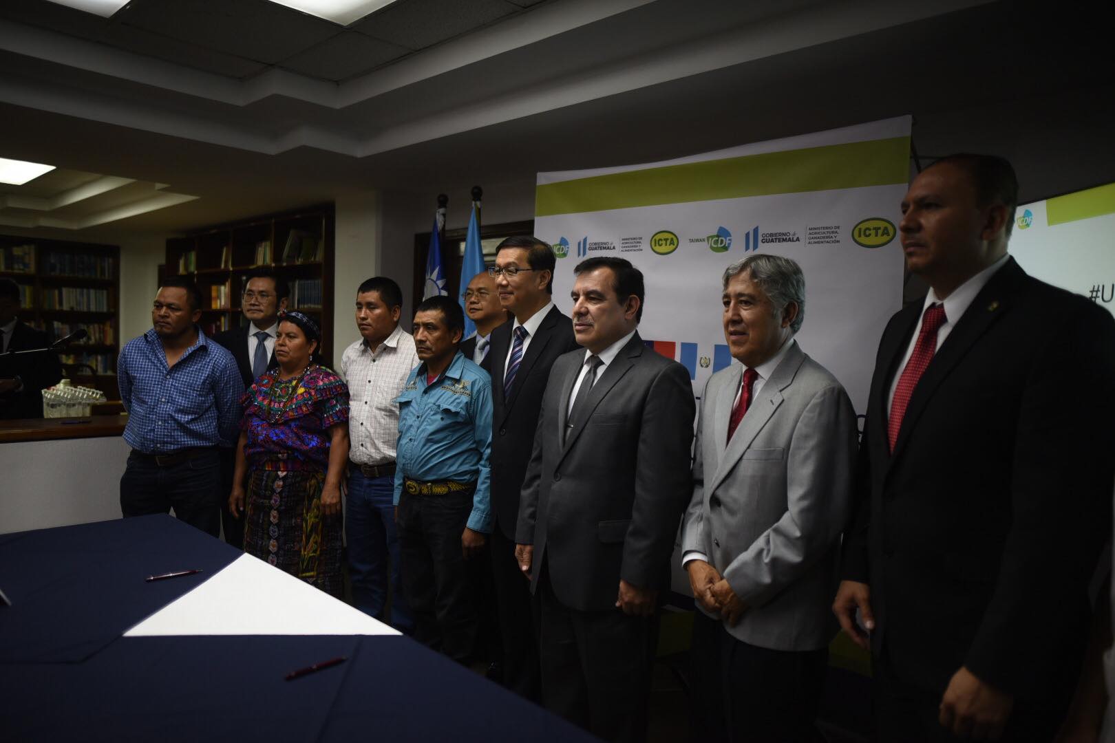 Taiwán y Guatemala firman convenio para fortalecer producción de maíz