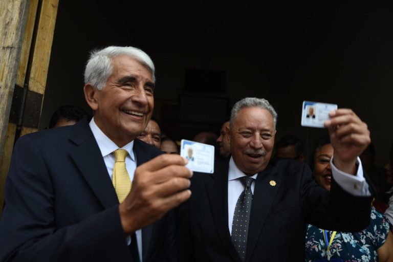 Binomio presidencial de Creo recibe credenciales