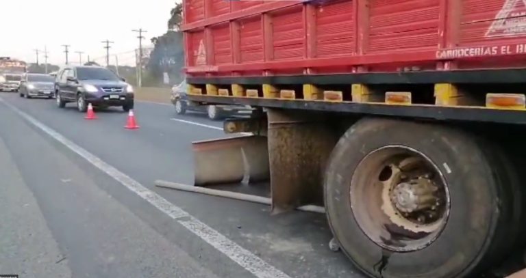 camión con fallas en ruta al Pacífico