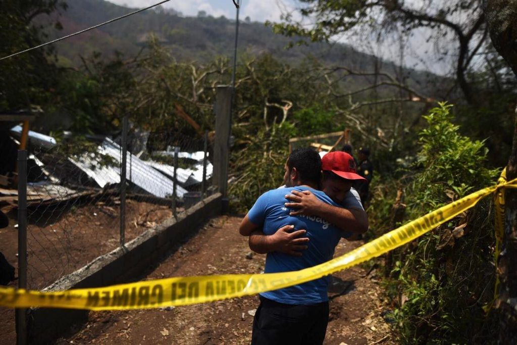 niño muere tras derrumbe en Casillas, Santa Rosa