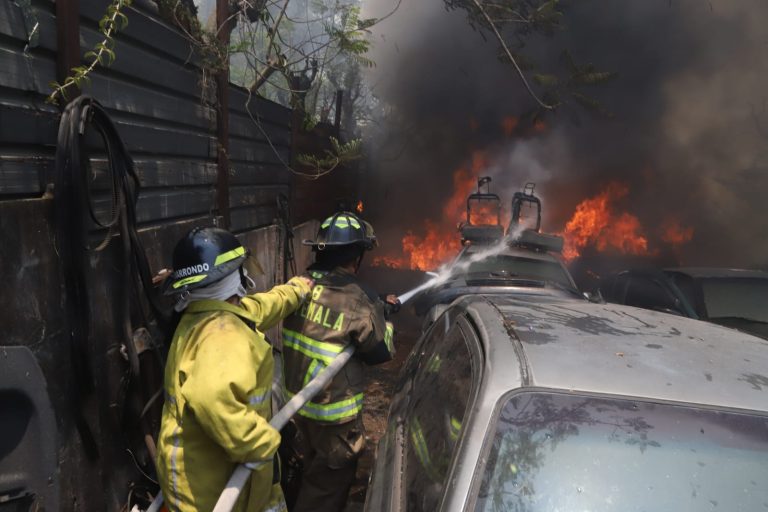 incendio en el bulevar San Cristóbal, Mixco