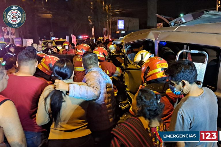 Accidente de tránsito en la calzada San Juan y 32 avenida de la zona 7