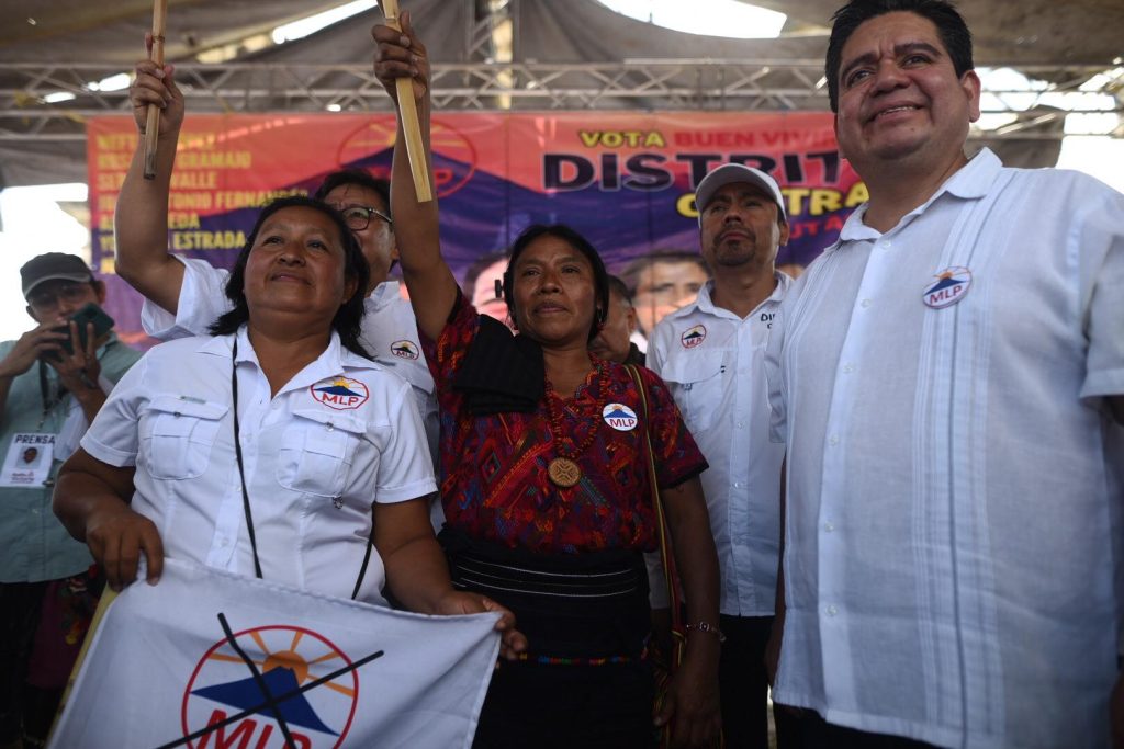 cierre de campaña del partido MLP