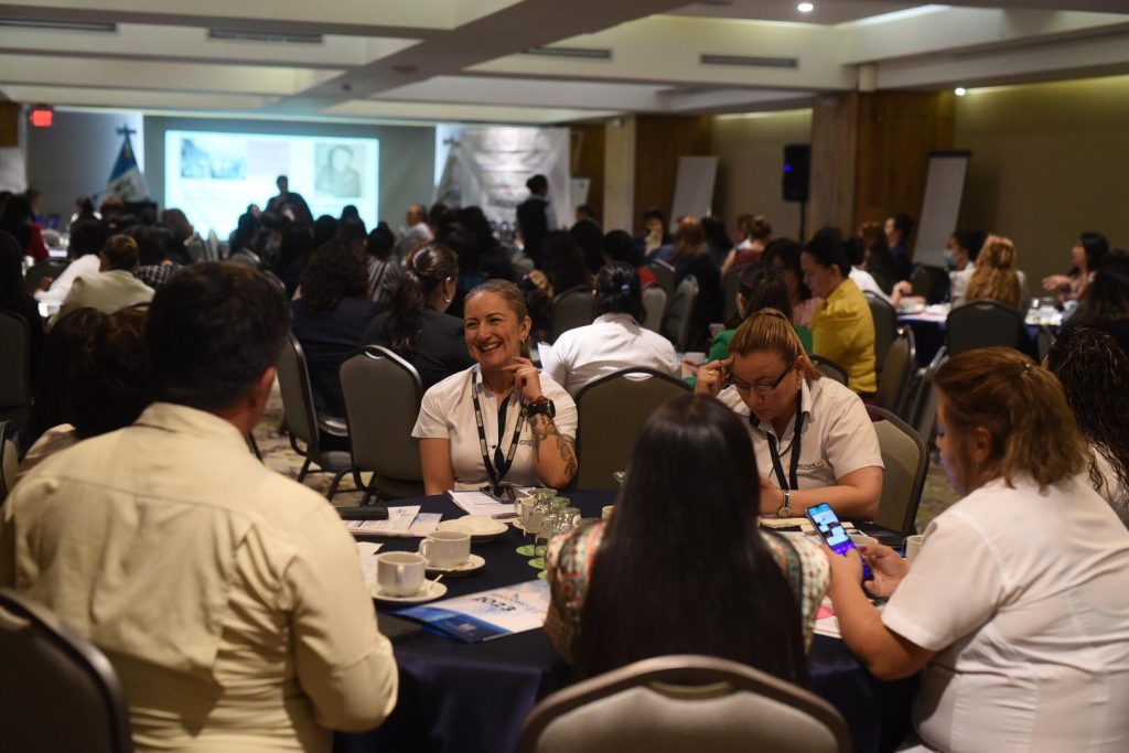 Encuentro sobre liderazgo y prevención de la violencia política contra las mujeres