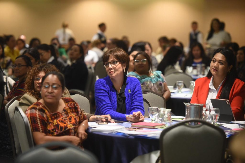 Encuentro sobre liderazgo y prevención de la violencia política contra las mujeres