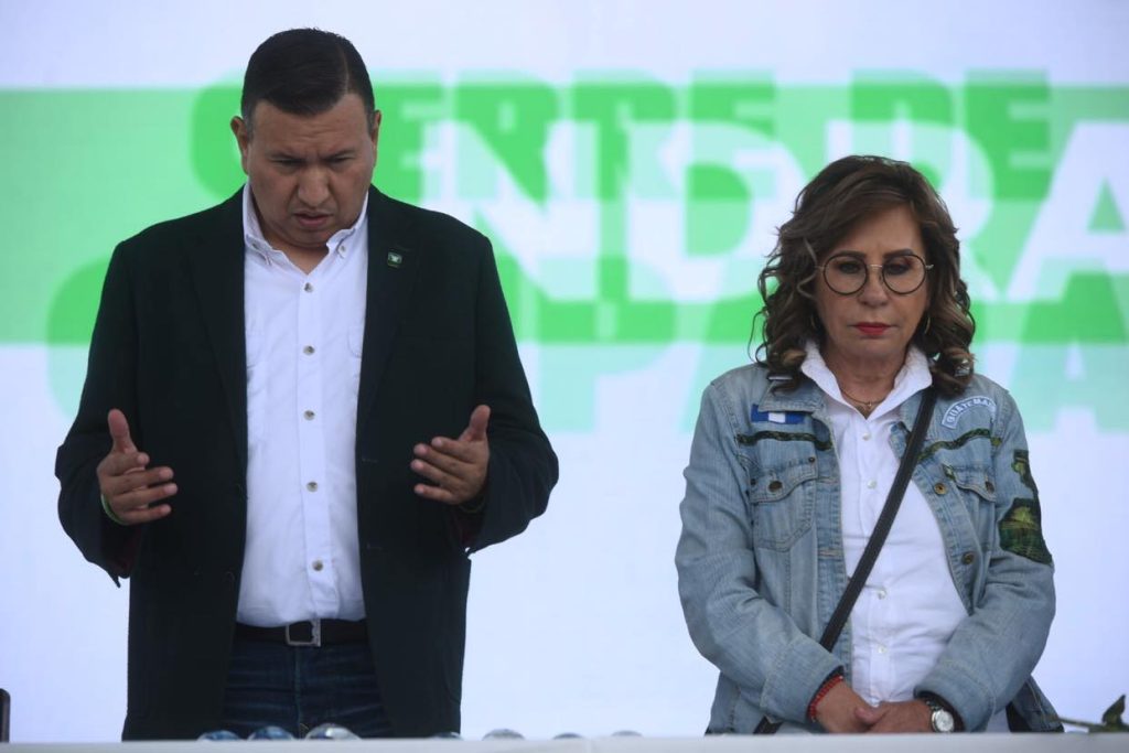 cierre de campaña de Sandra Torres de UNE