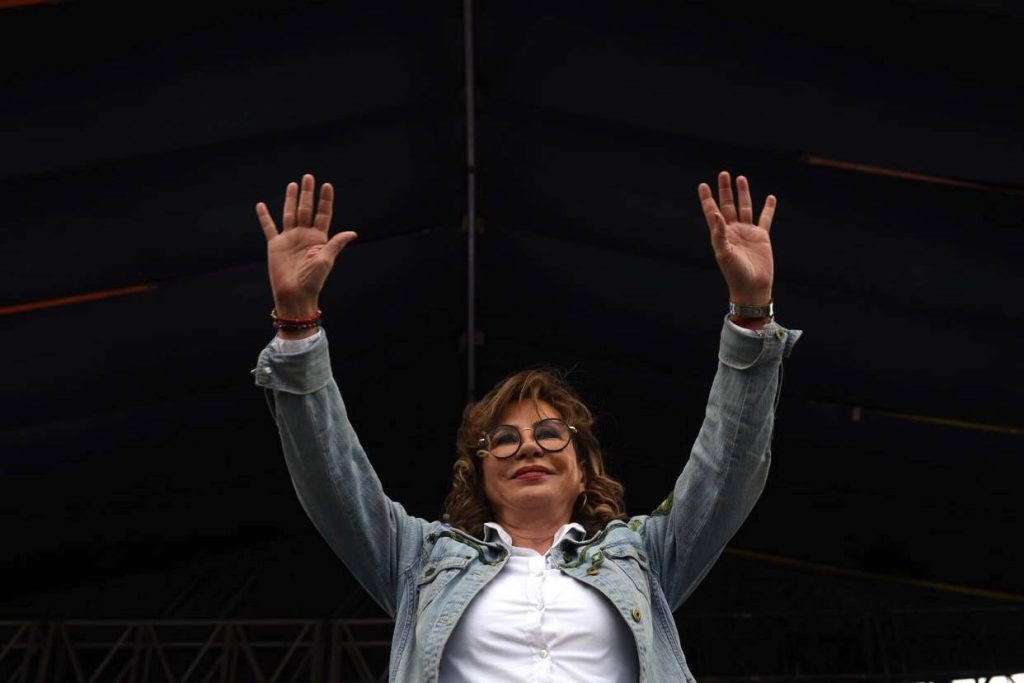 cierre de campaña de Sandra Torres de UNE