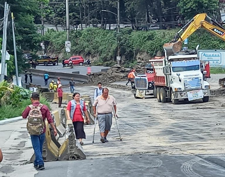 hundimiento en Km. 17.5 de ruta al Pacífico