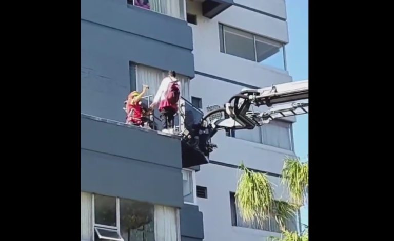 hombre rescatado en edificio de zona 13