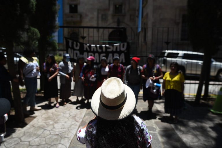 marcha por el Día de la Mujer Indígena