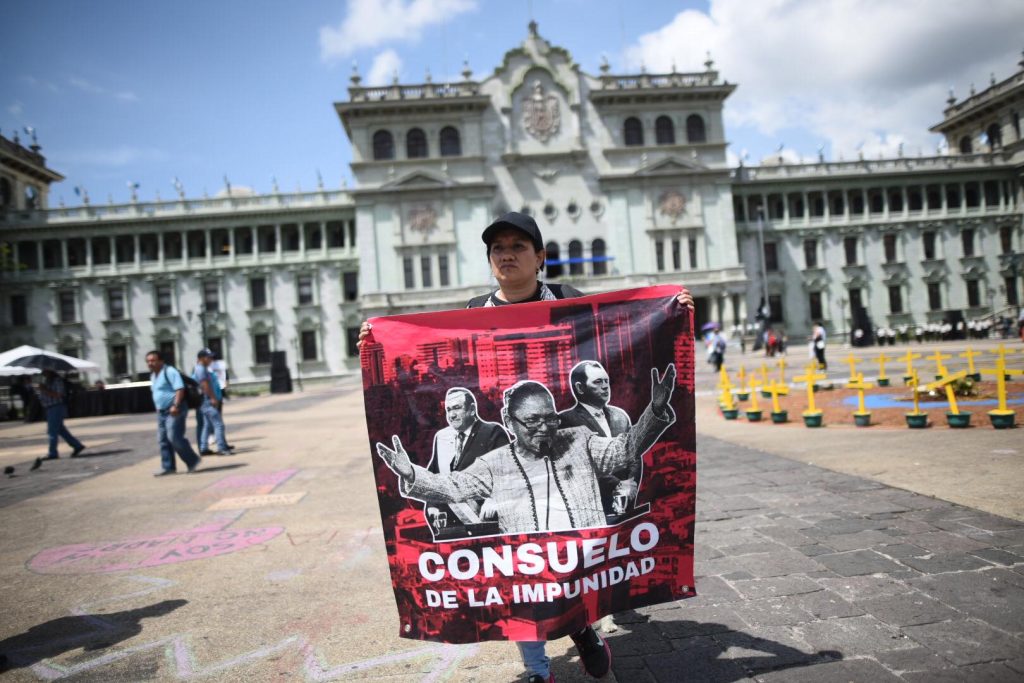 Protestan en Plaza de la Constitución, donde se conmemorará la Independencia