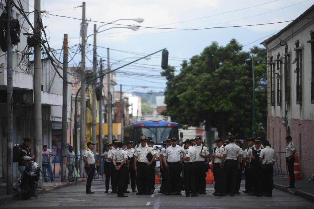 Protestan en Plaza de la Constitución, donde se conmemorará la Independencia