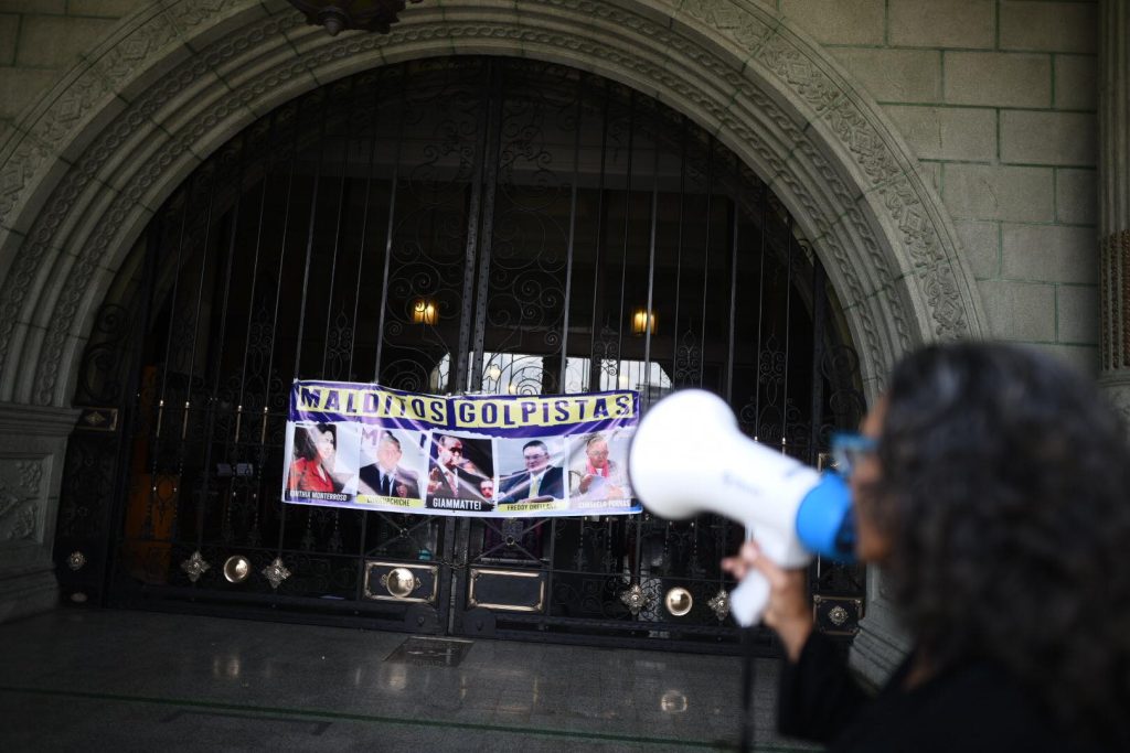 Protestan en Plaza de la Constitución, donde se conmemorará la Independencia