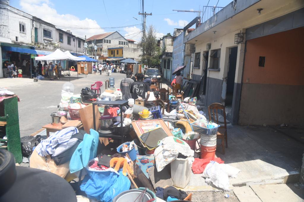 viviendas en riesgo por socavamiento en San Miguel Petapa